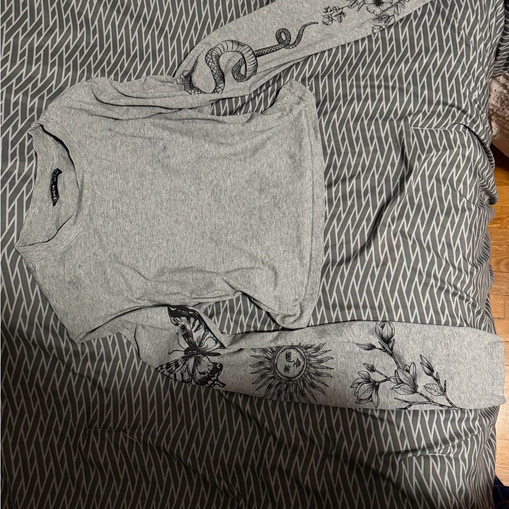 SHEIN Gray Long Sleeve Top with Graphic Design